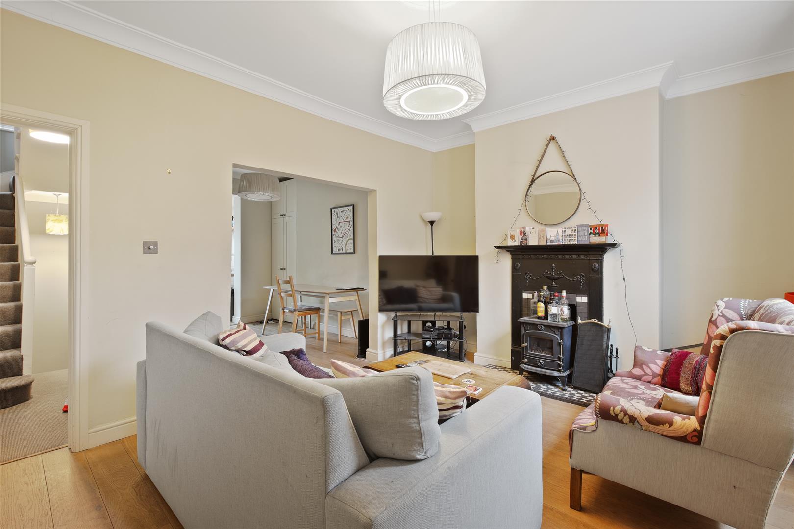 3 bed property in White Horse Road, Stepney Green
